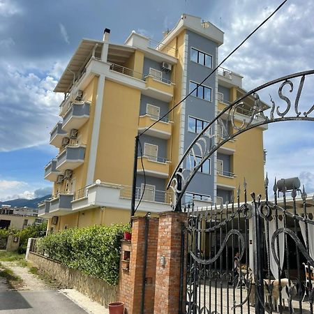 Apartments Rezidenca Sinani Orikum Bagian luar foto