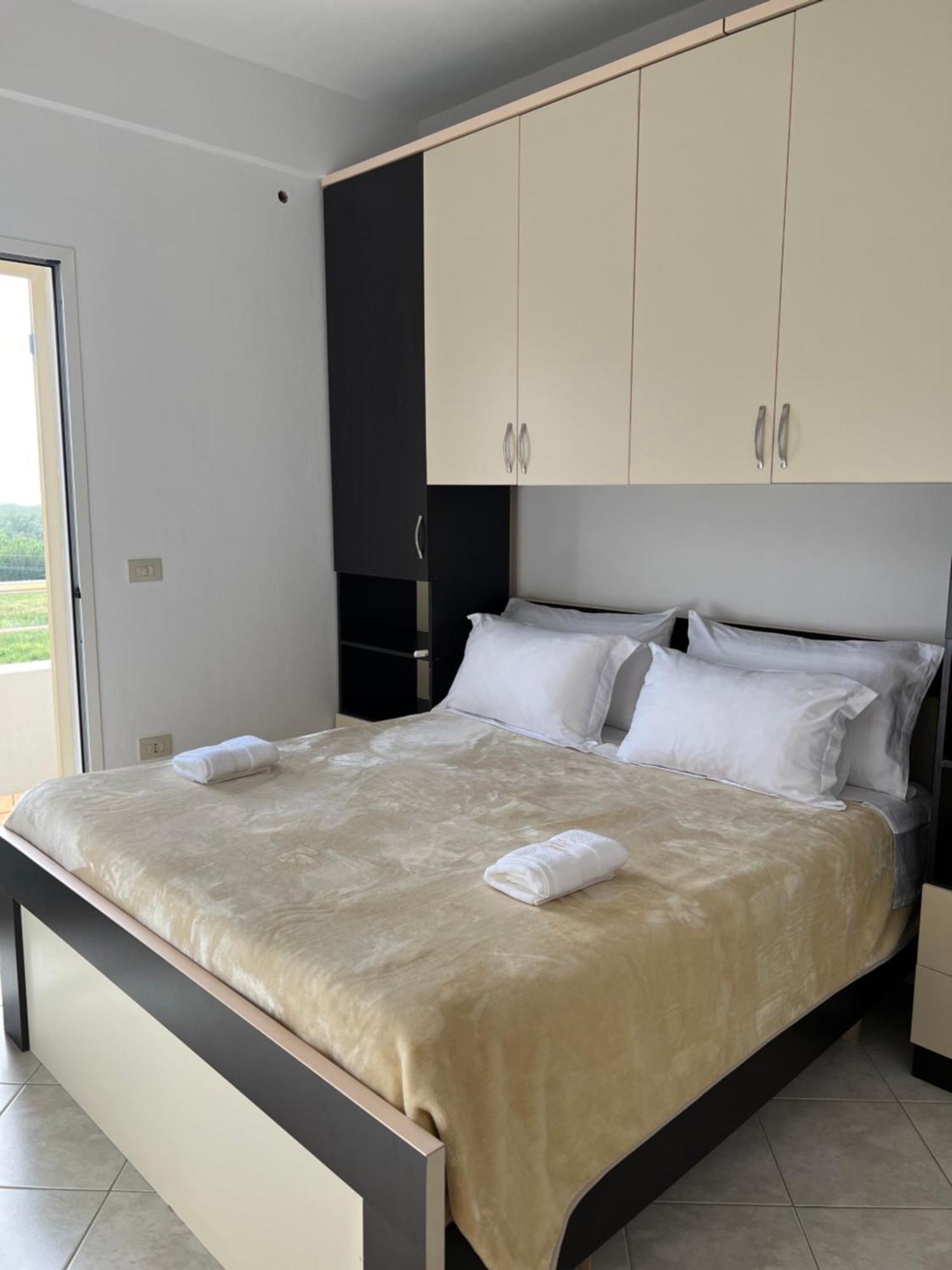 Apartments Rezidenca Sinani Orikum Bagian luar foto