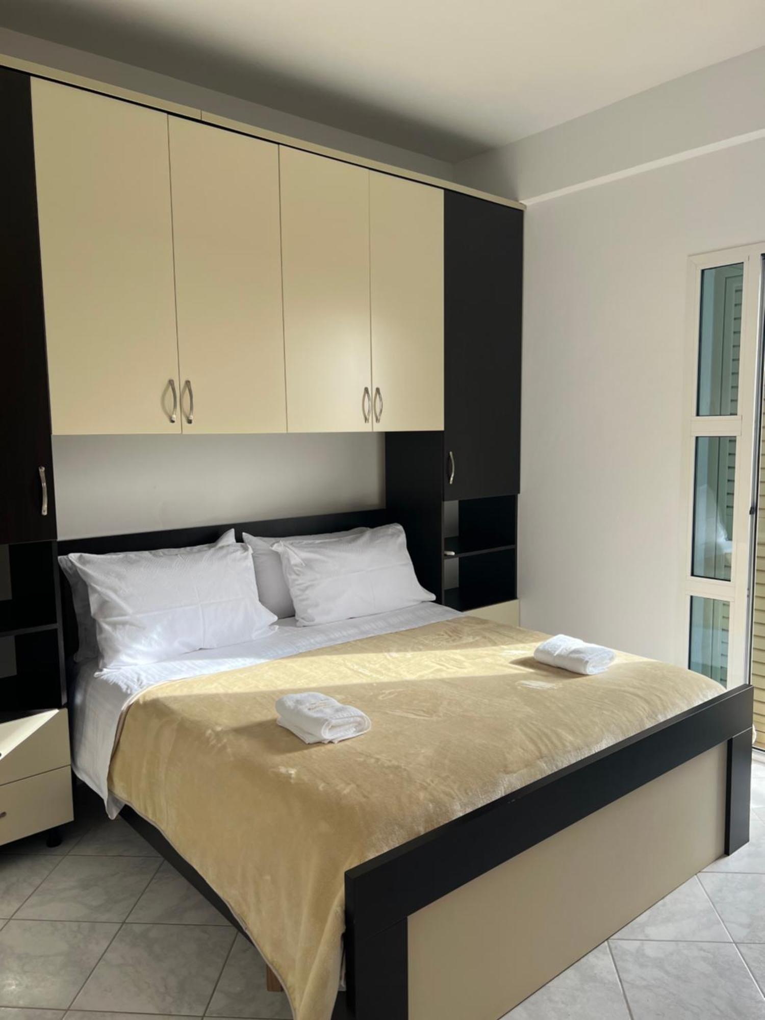 Apartments Rezidenca Sinani Orikum Bagian luar foto