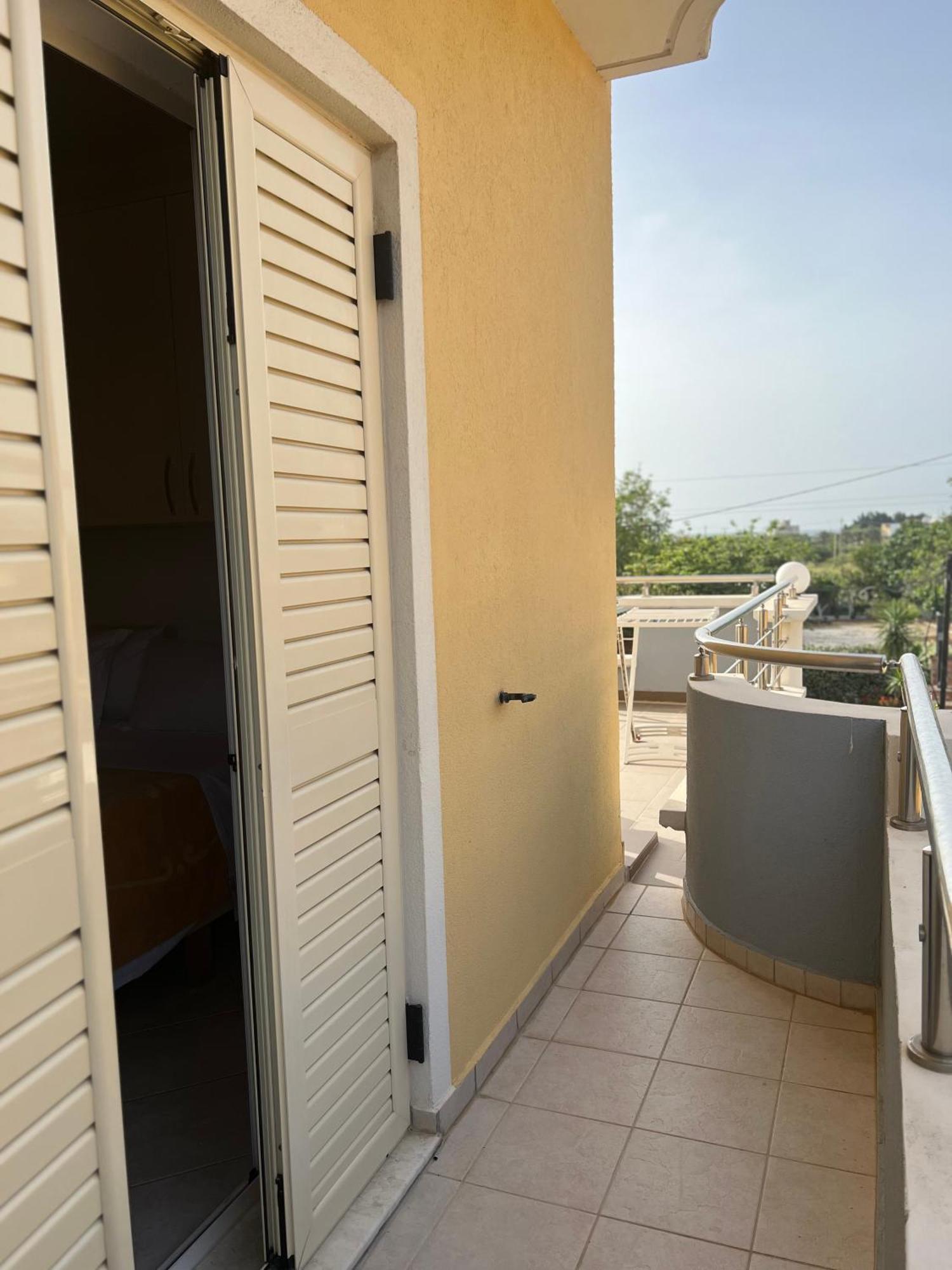 Apartments Rezidenca Sinani Orikum Bagian luar foto