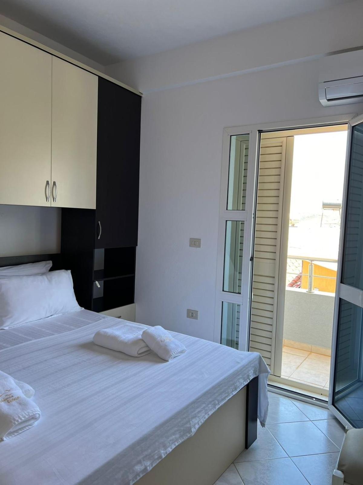 Apartments Rezidenca Sinani Orikum Bagian luar foto